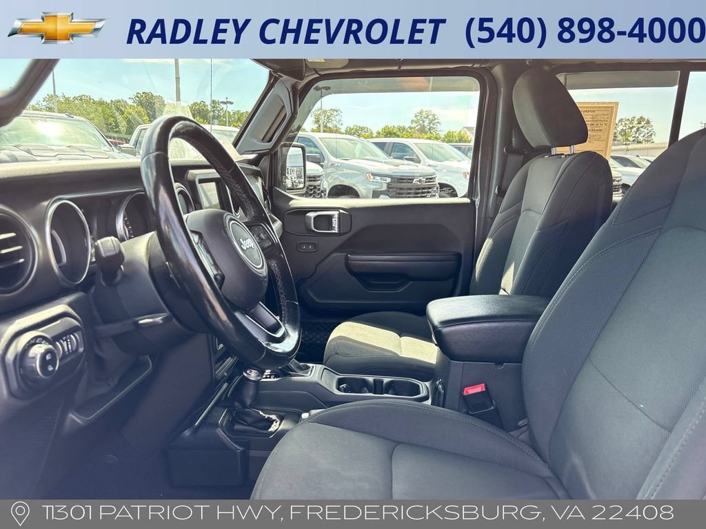 Used 2021 Jeep Gladiator Sport AWD/4WD image 3