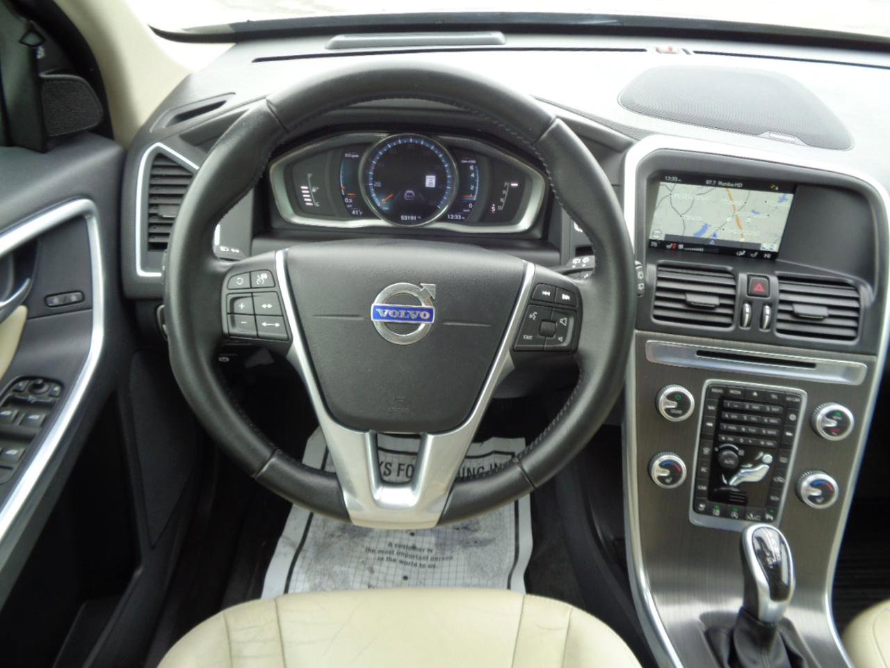 Used 2016 Volvo XC60 T5 Platinum w/ Protection Package FWD image 29