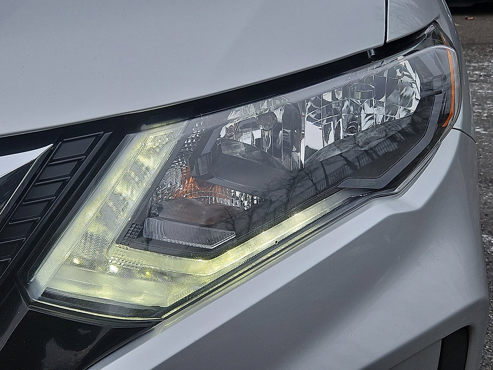 Certified 2019 Nissan Rogue S image 9