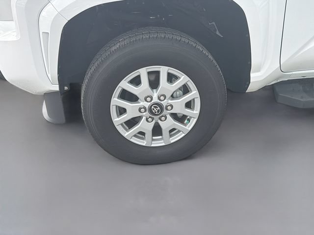 Used 2024 Toyota Tacoma SR AWD/4WD image 36