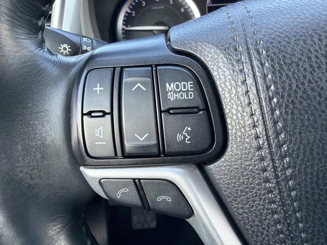 Used 2019 Toyota Highlander Limited image 25