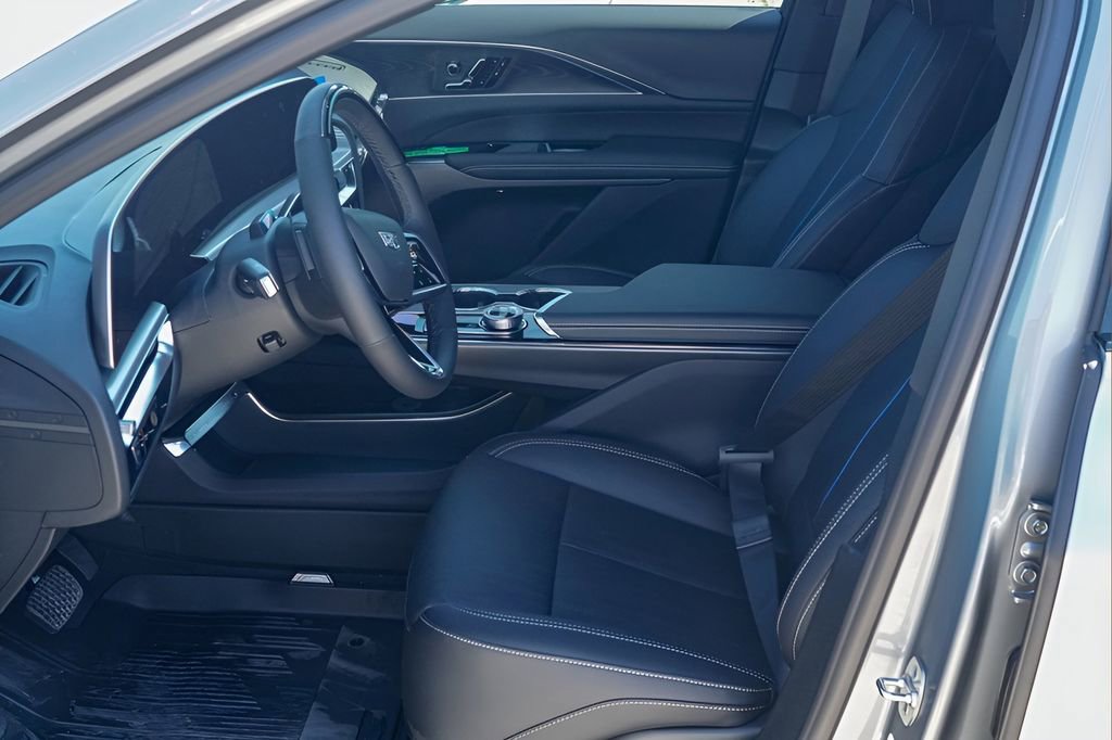 New 2026 Cadillac Lyriq Luxury w/ LPO, Floor Liner Package AWD/4WD image 10