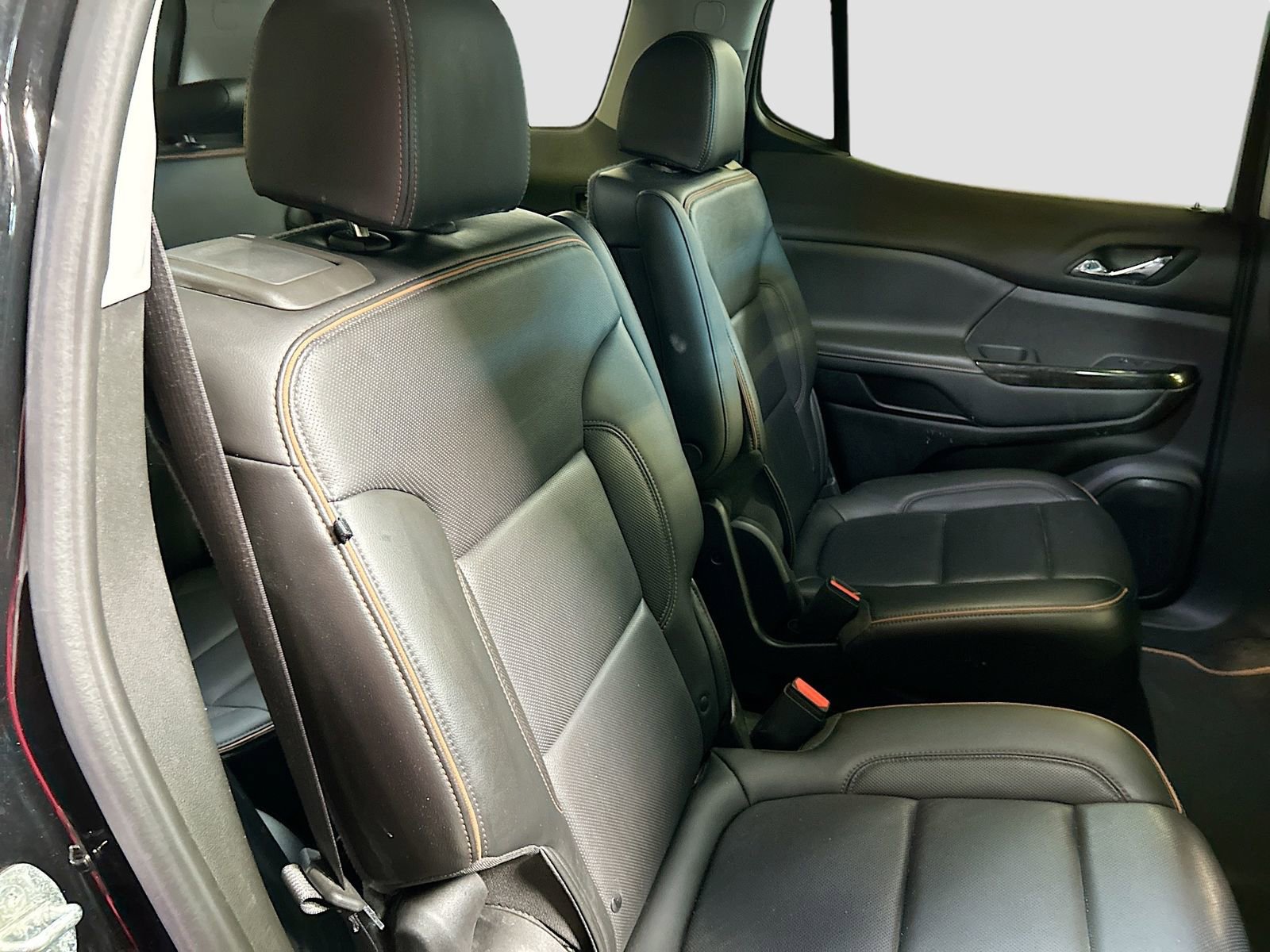 Used 2021 GMC Acadia AT4 w/ Technology Package image 29