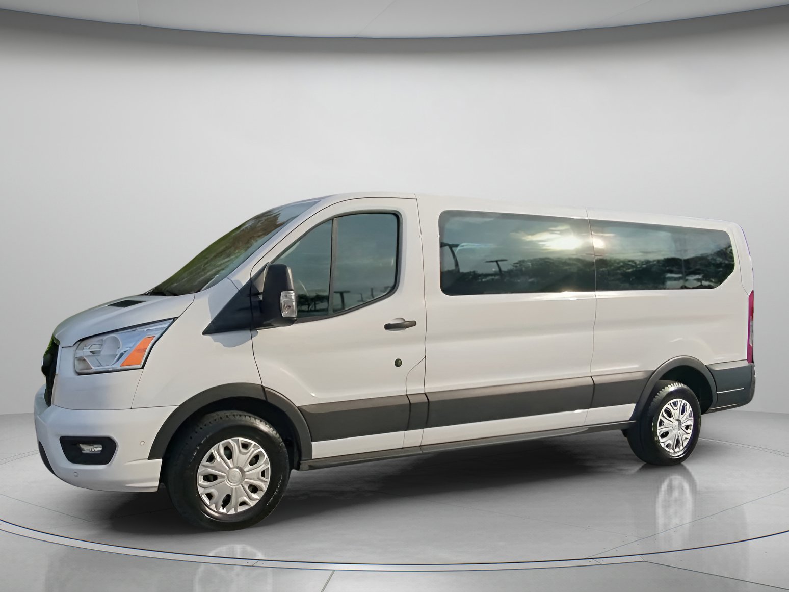 Certified 2022 Ford Transit 350 XLT image 13