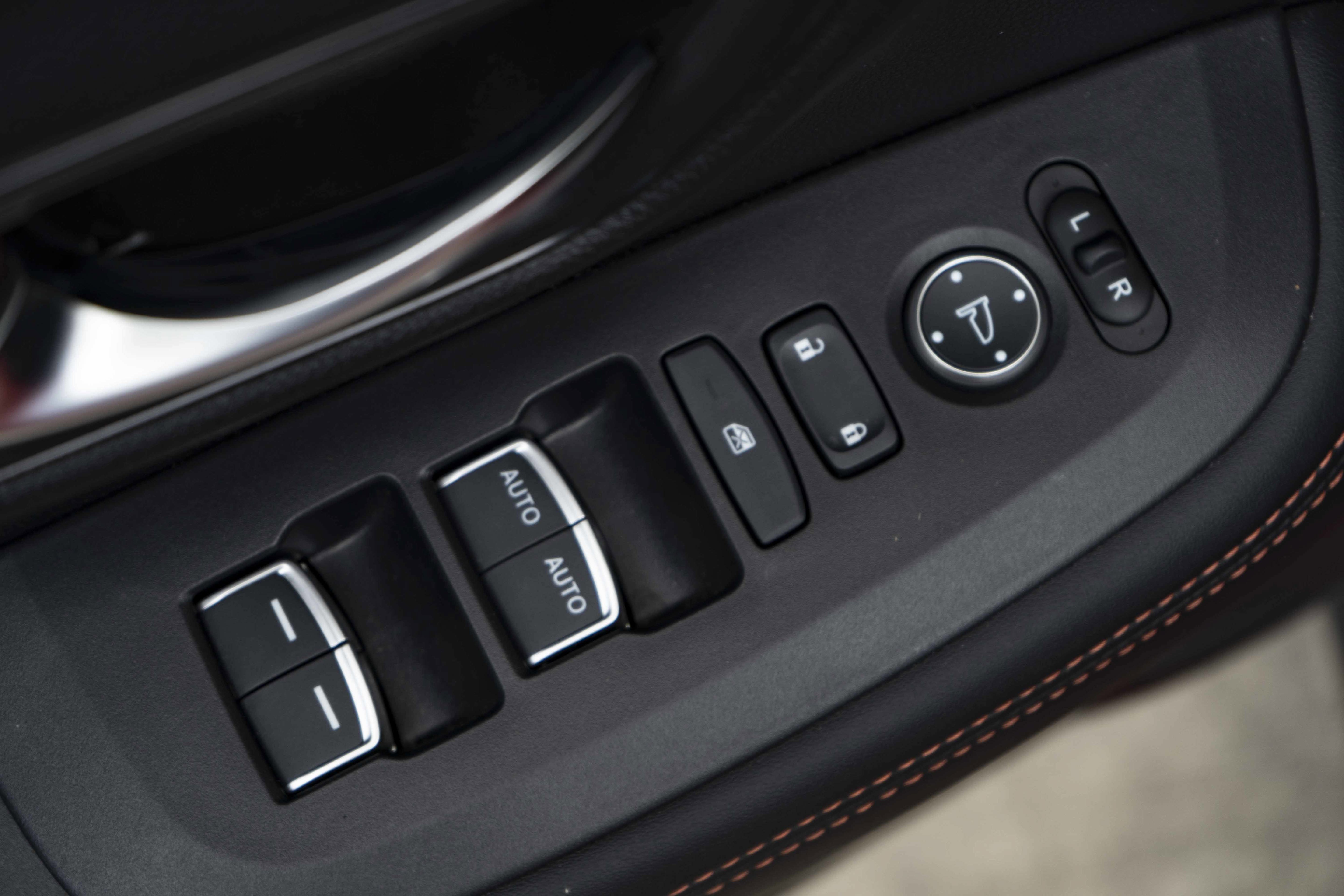Certified 2025 Honda HR-V Sport image 38