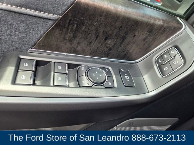 New 2026 Ford F250 Lariat w/ Black Appearance Package image 26