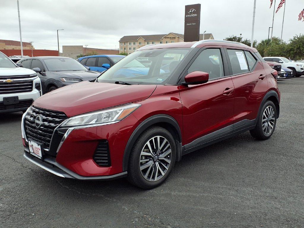 Used 2022 Nissan Kicks SV FWD image 1