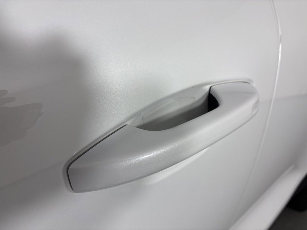 Used 2019 Volvo XC40 T5 R-Design image 12