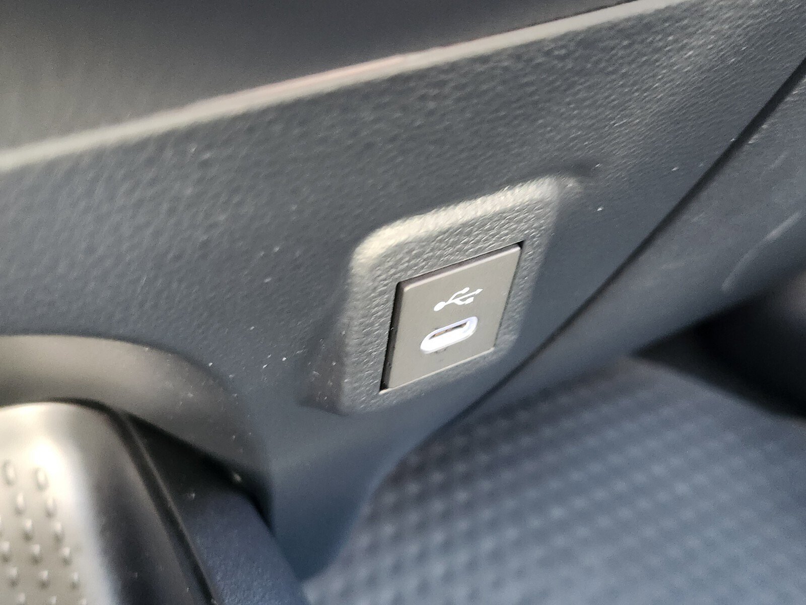 Used 2025 Toyota Corolla LE image 29