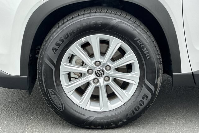 Certified 2026 Toyota Grand Highlander AWD image 32