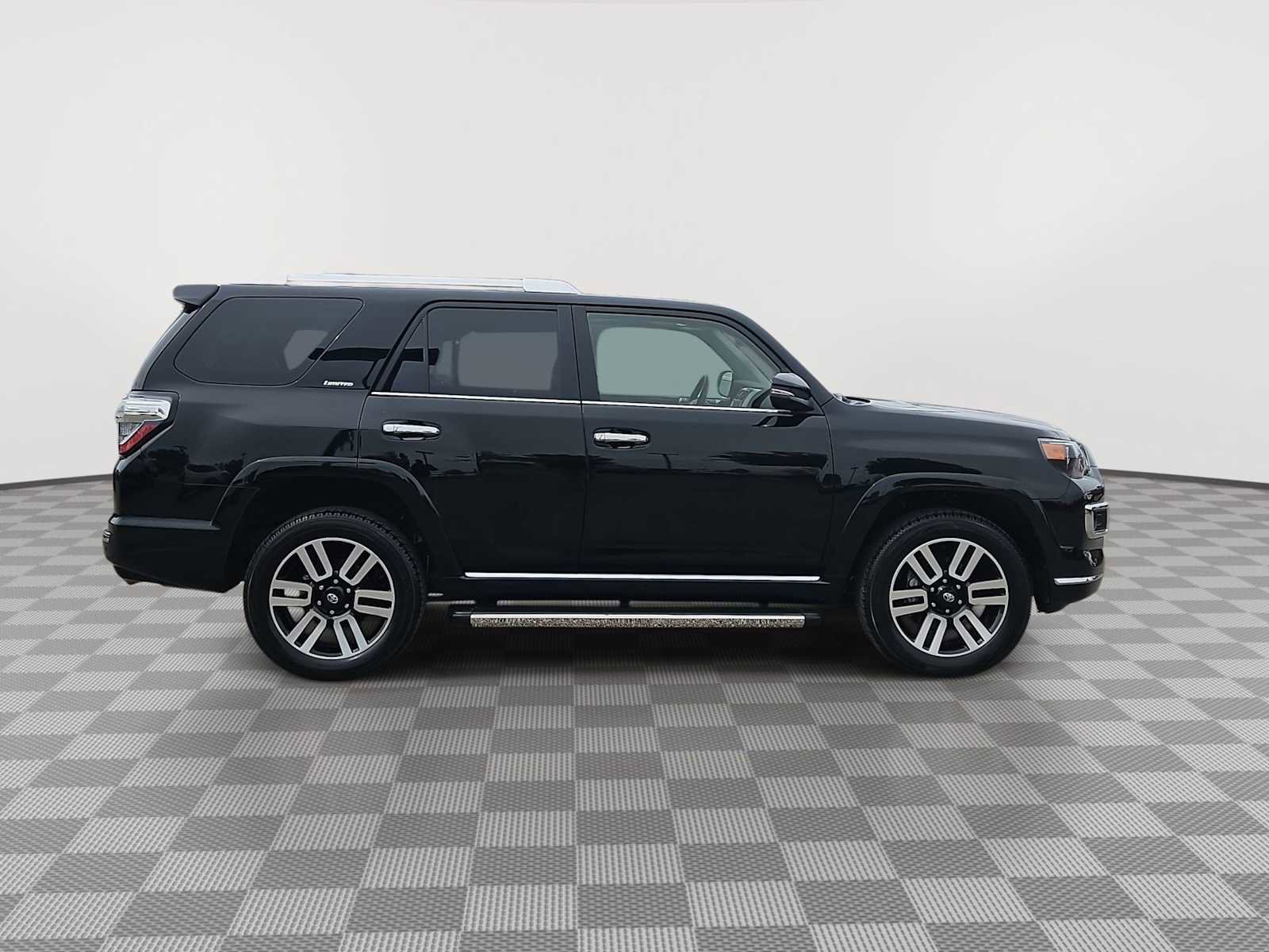 Used 2022 Toyota 4Runner Limited AWD/4WD image 9