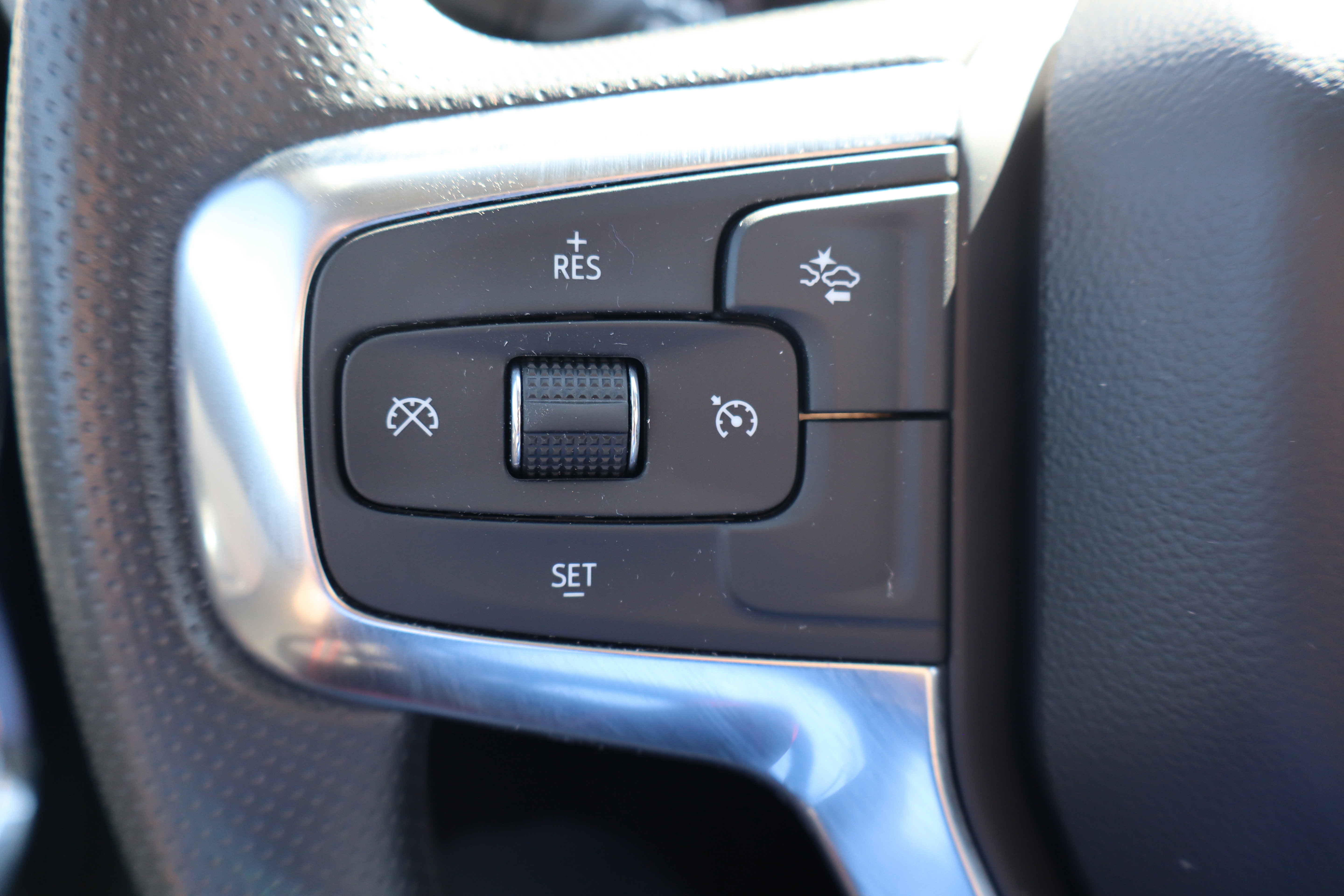 Used 2024 Chevrolet Blazer LT w/ Convenience Package FWD image 15