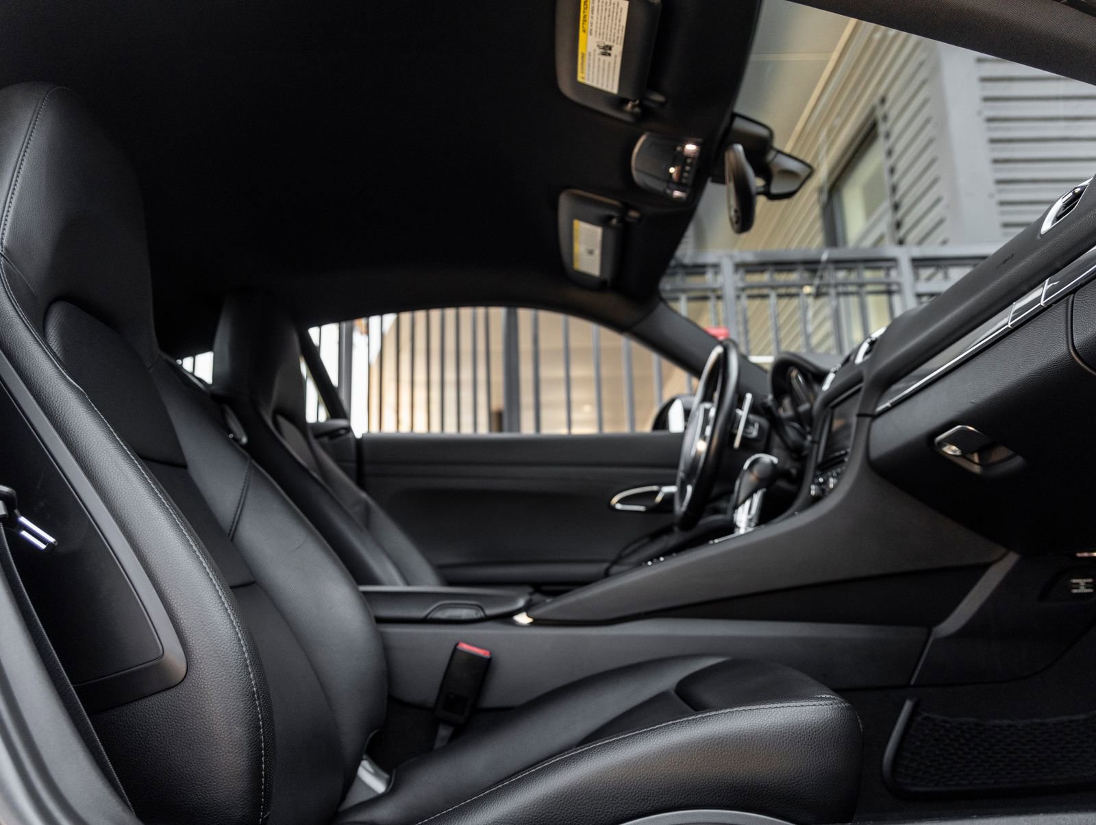 Certified 2016 Porsche Cayman RWD image 29