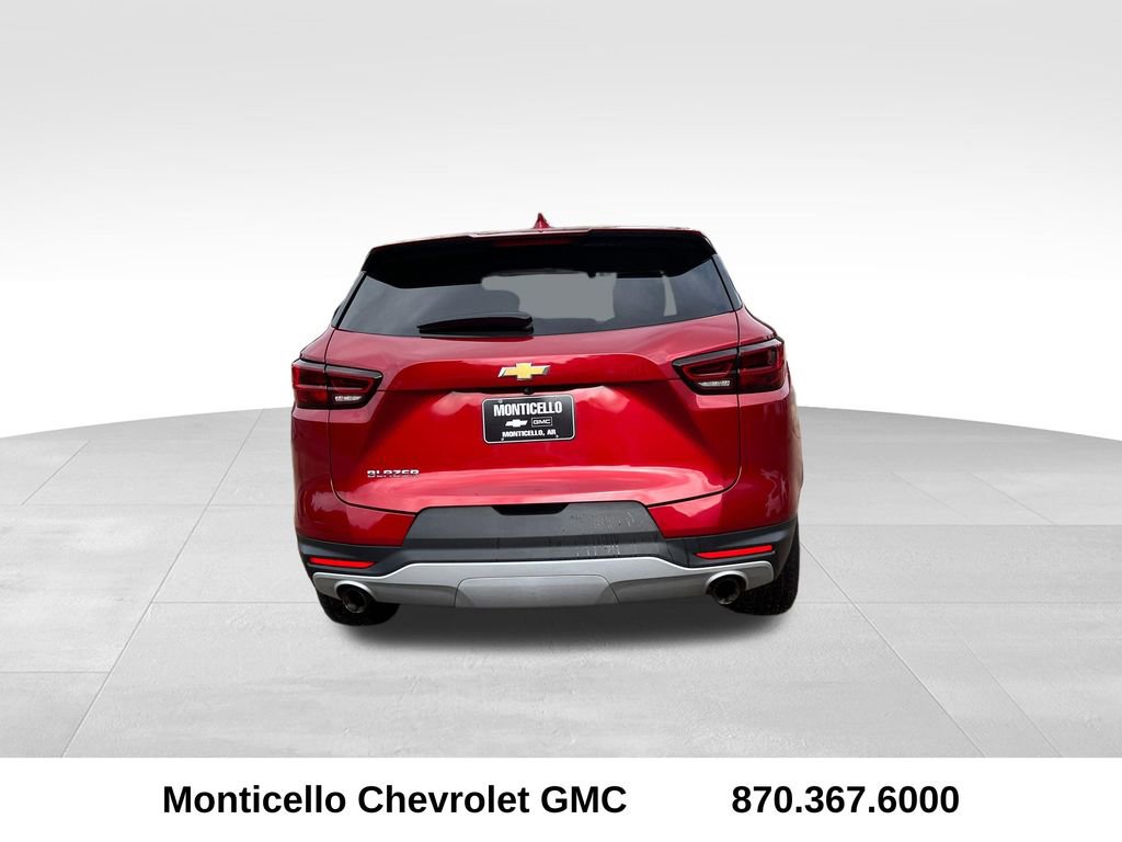 Used 2023 Chevrolet Blazer LT w/ Driver Confidence Package FWD image 4