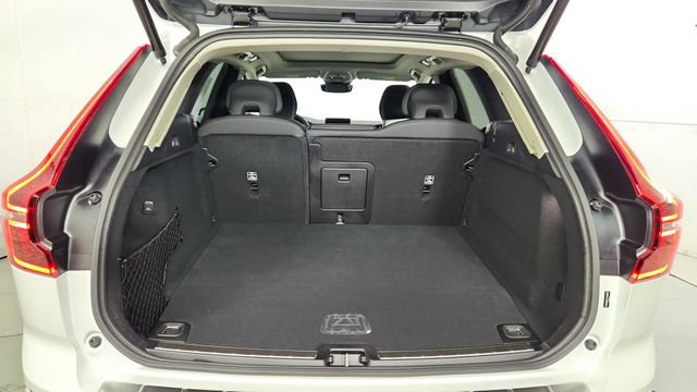 New 2026 Volvo XC60 T8 Plus w/ Climate Package PRO AWD/4WD image 40