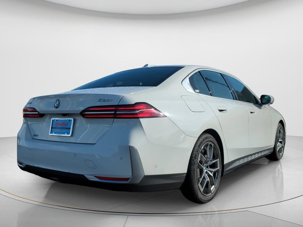 Used 2026 BMW 530i xDrive AWD/4WD image 5