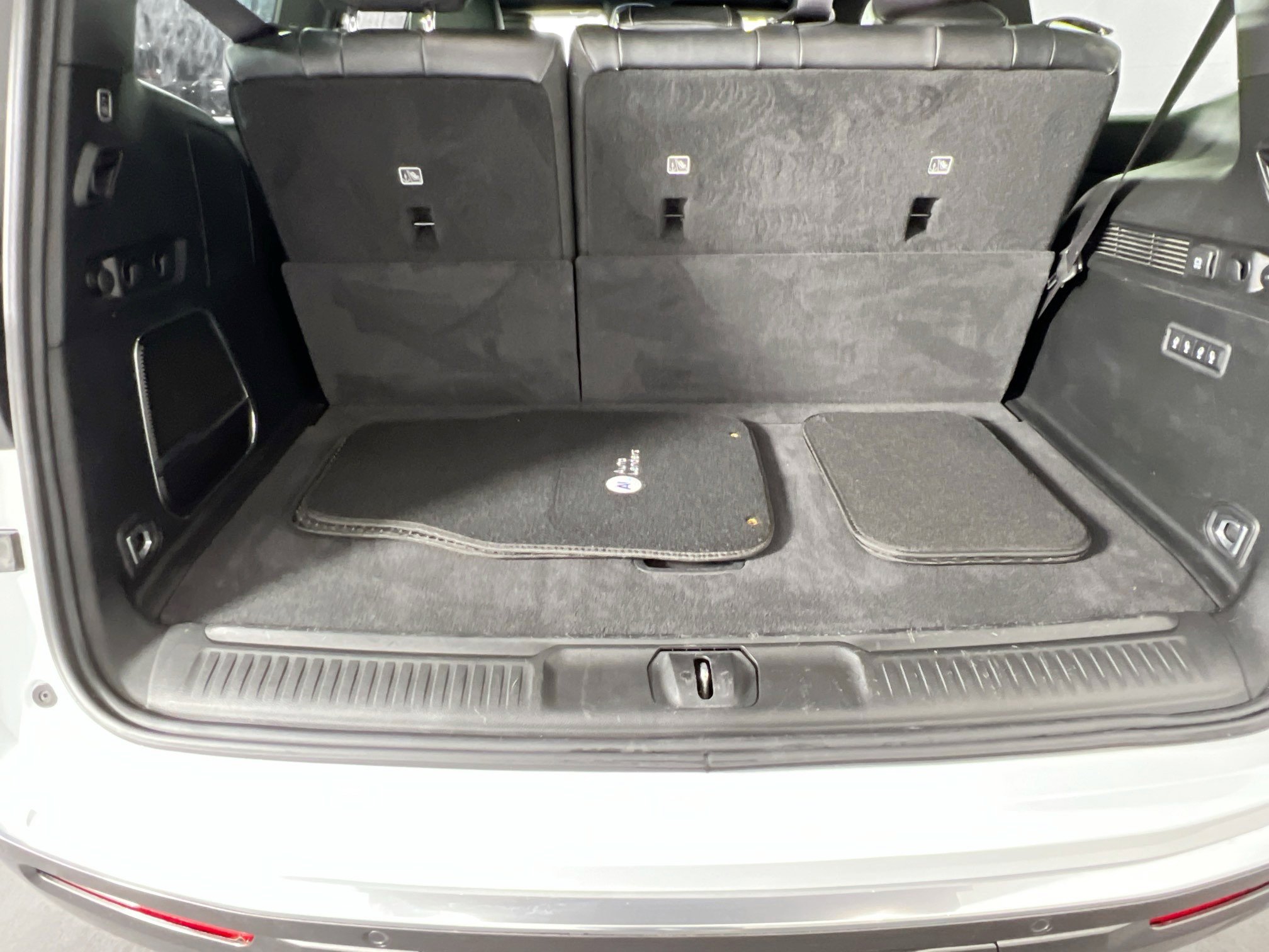 Used 2022 Jeep Wagoneer Series III w/ Rear Seat Video Group 1 image 26