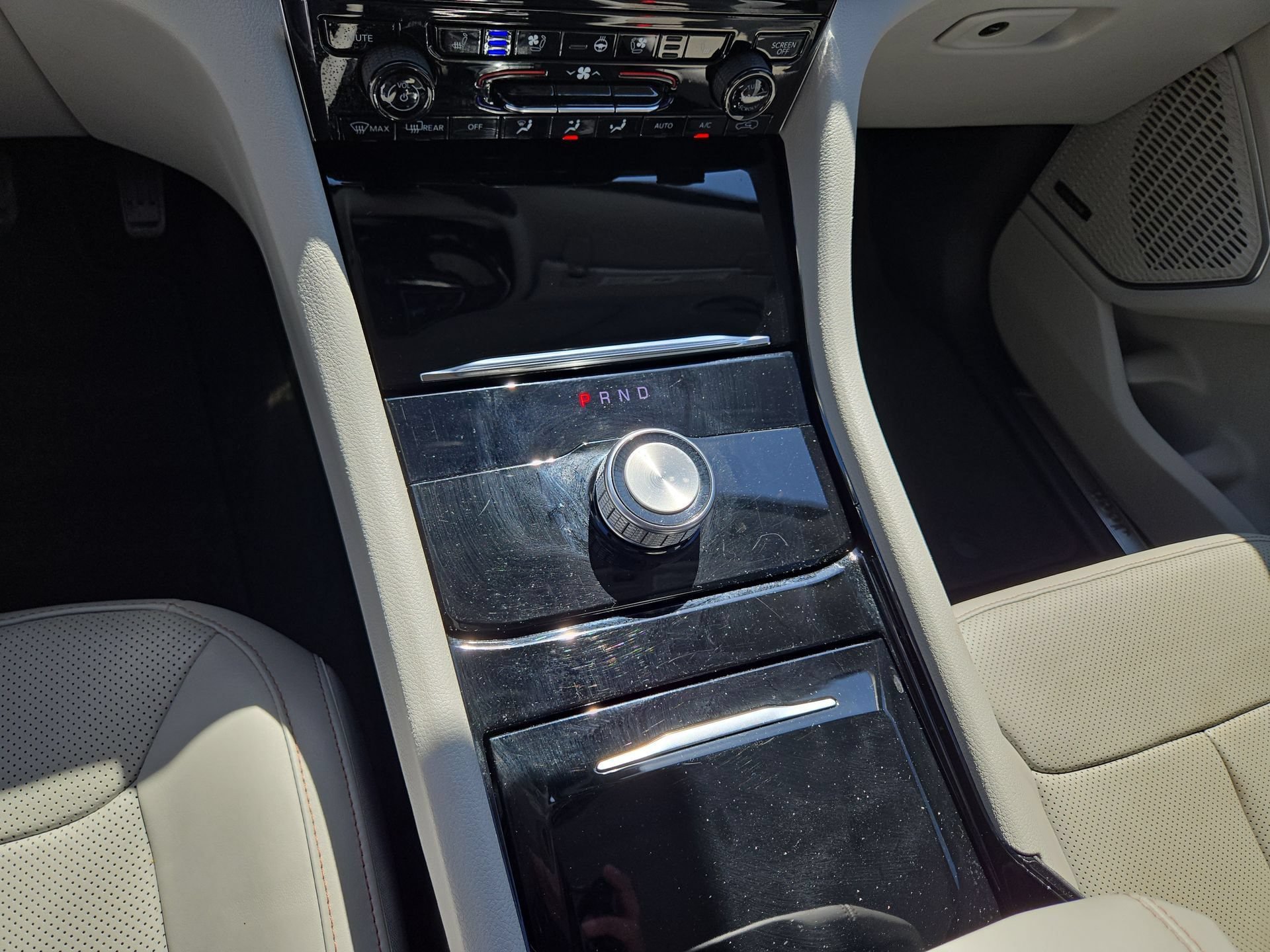 Used 2022 Jeep Grand Cherokee L Overland RWD image 22