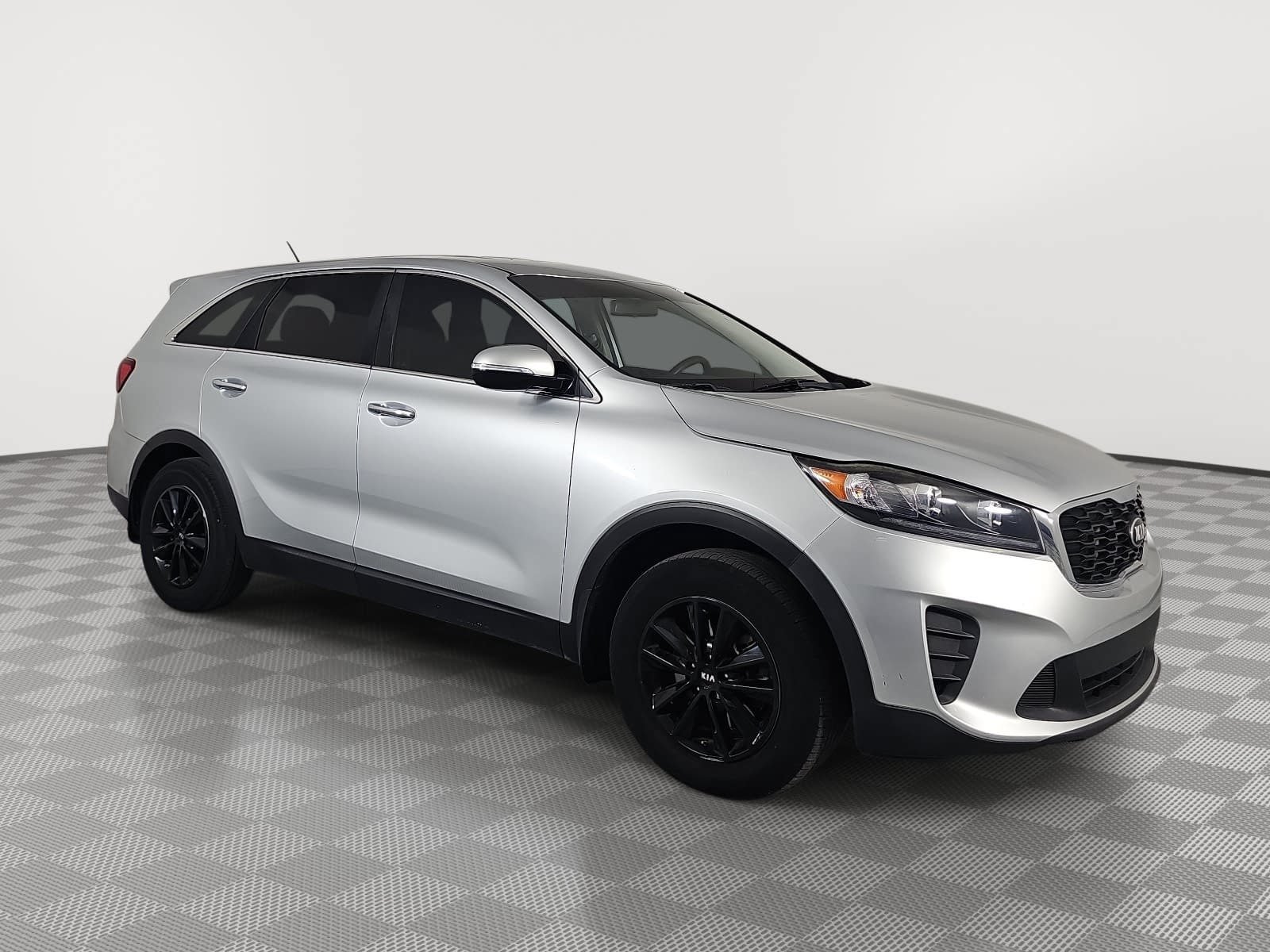 Used 2020 Kia Sorento LX FWD image 2