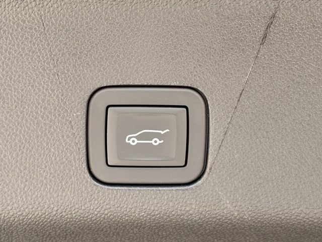 Used 2026 Chevrolet Suburban Premier AWD/4WD image 13