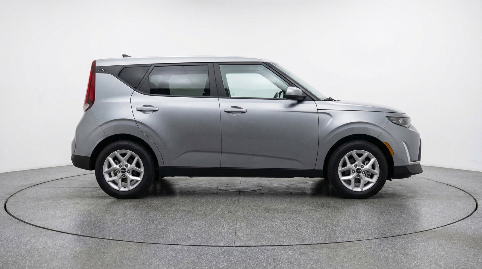 Used 2025 Kia Soul LX w/ LX Technology Package FWD image 11