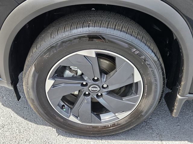 Used 2026 Nissan Rogue SV FWD image 16