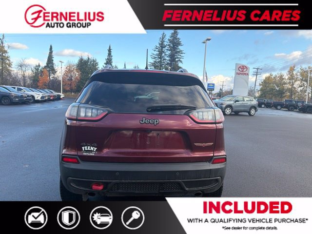 Used 2019 Jeep Cherokee Trailhawk w/ Cold Weather Group AWD/4WD image 3