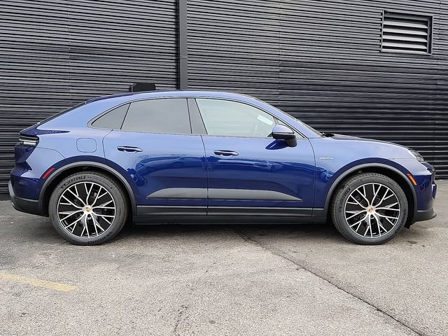 New 2025 Porsche Macan 4 Electric AWD/4WD image 7