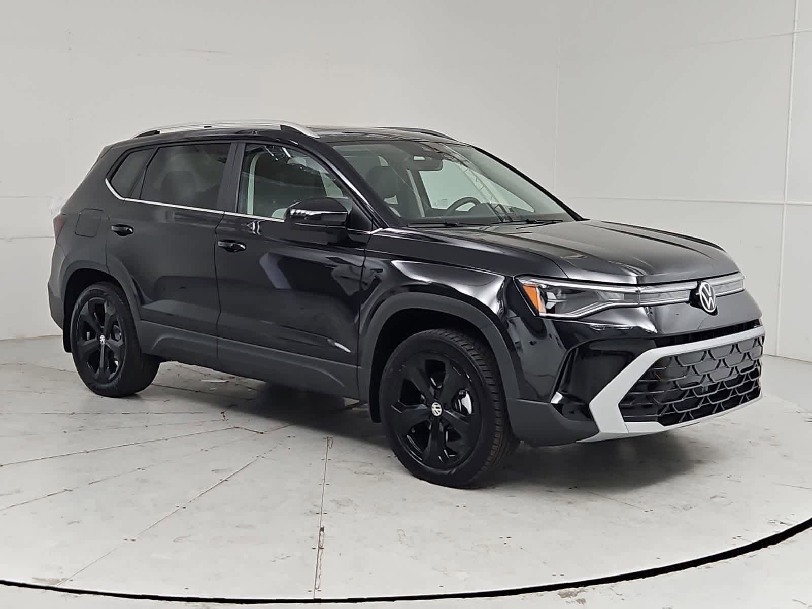 New 2026 Volkswagen Taos SEL AWD/4WD image 8
