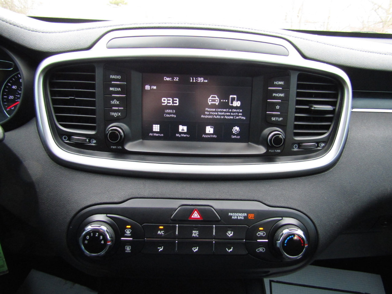 Used 2019 Kia Sorento LX image 12