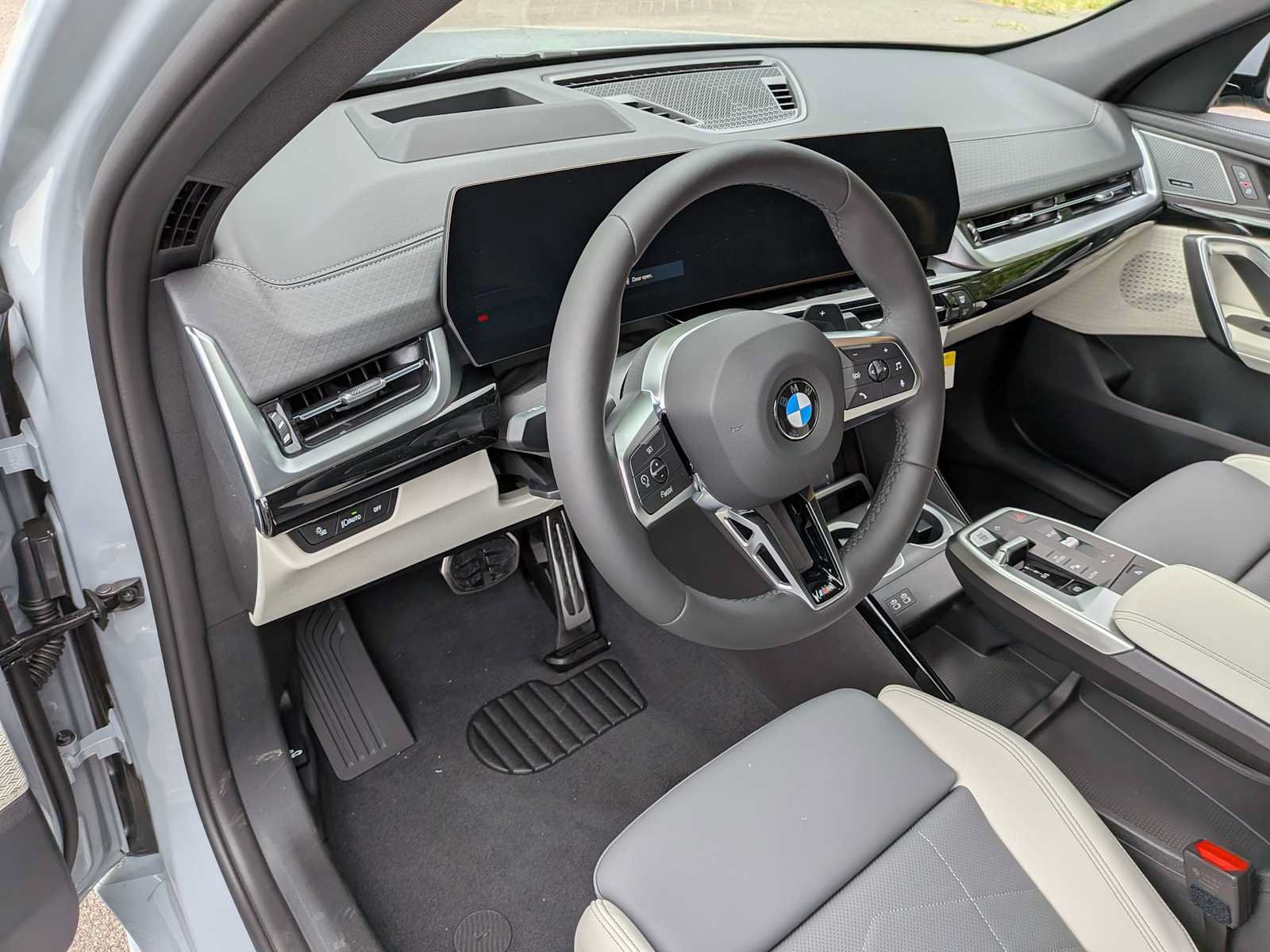 New 2026 BMW X2 xDrive28i w/ Technology Package AWD/4WD image 8