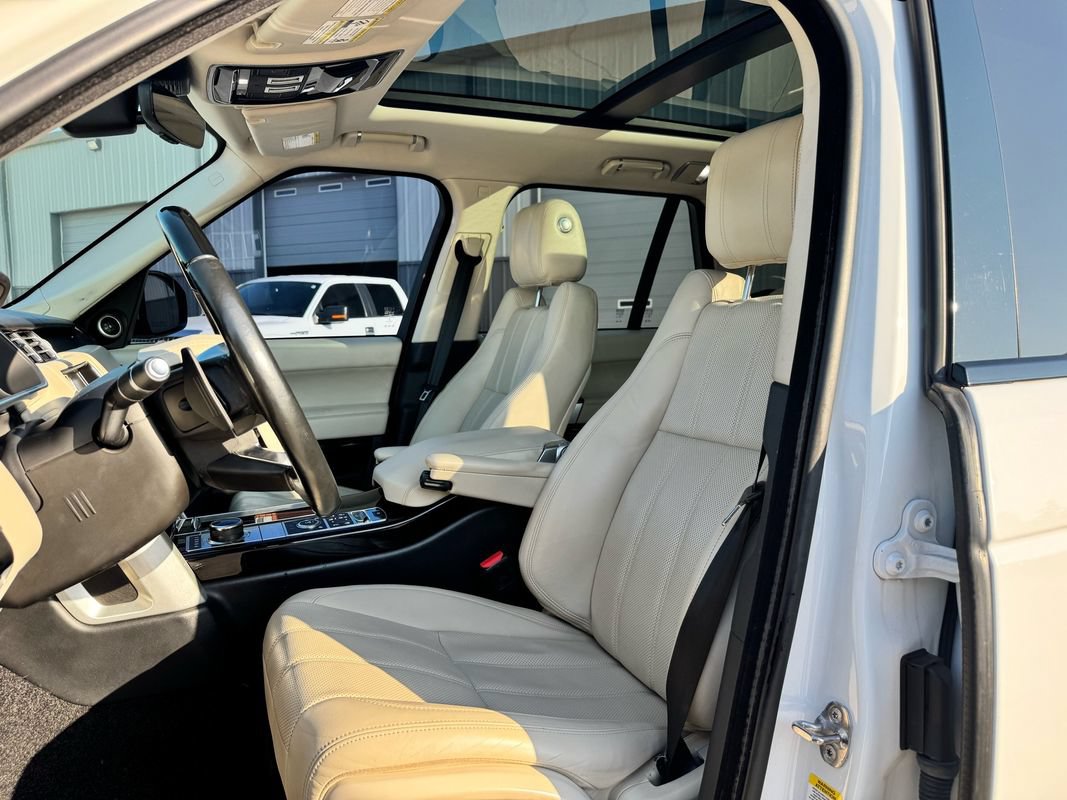 Used 2017 Land Rover Range Rover Supercharged AWD/4WD image 12