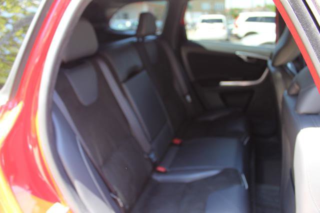 Used 2015 Volvo XC60 T6 R-Design Platinum AWD/4WD image 29