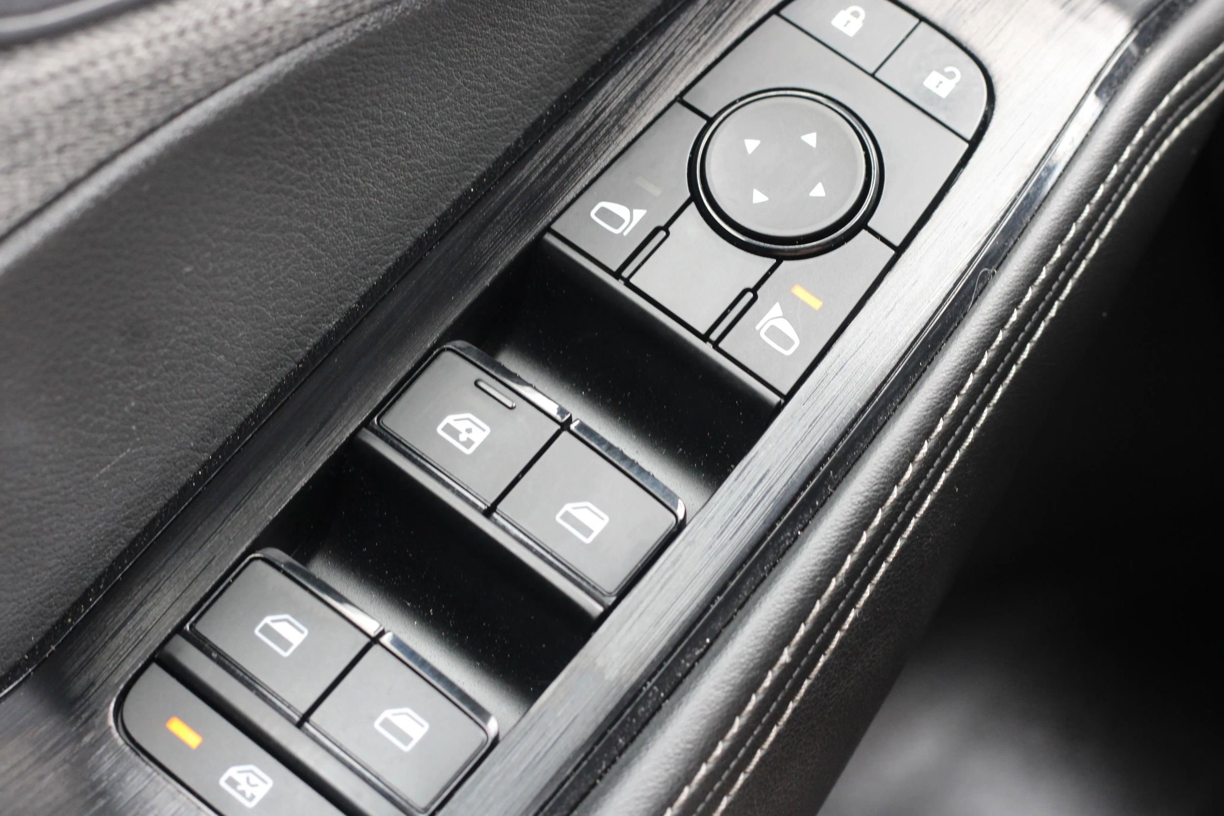 Used 2022 Nissan Rogue SV FWD image 21
