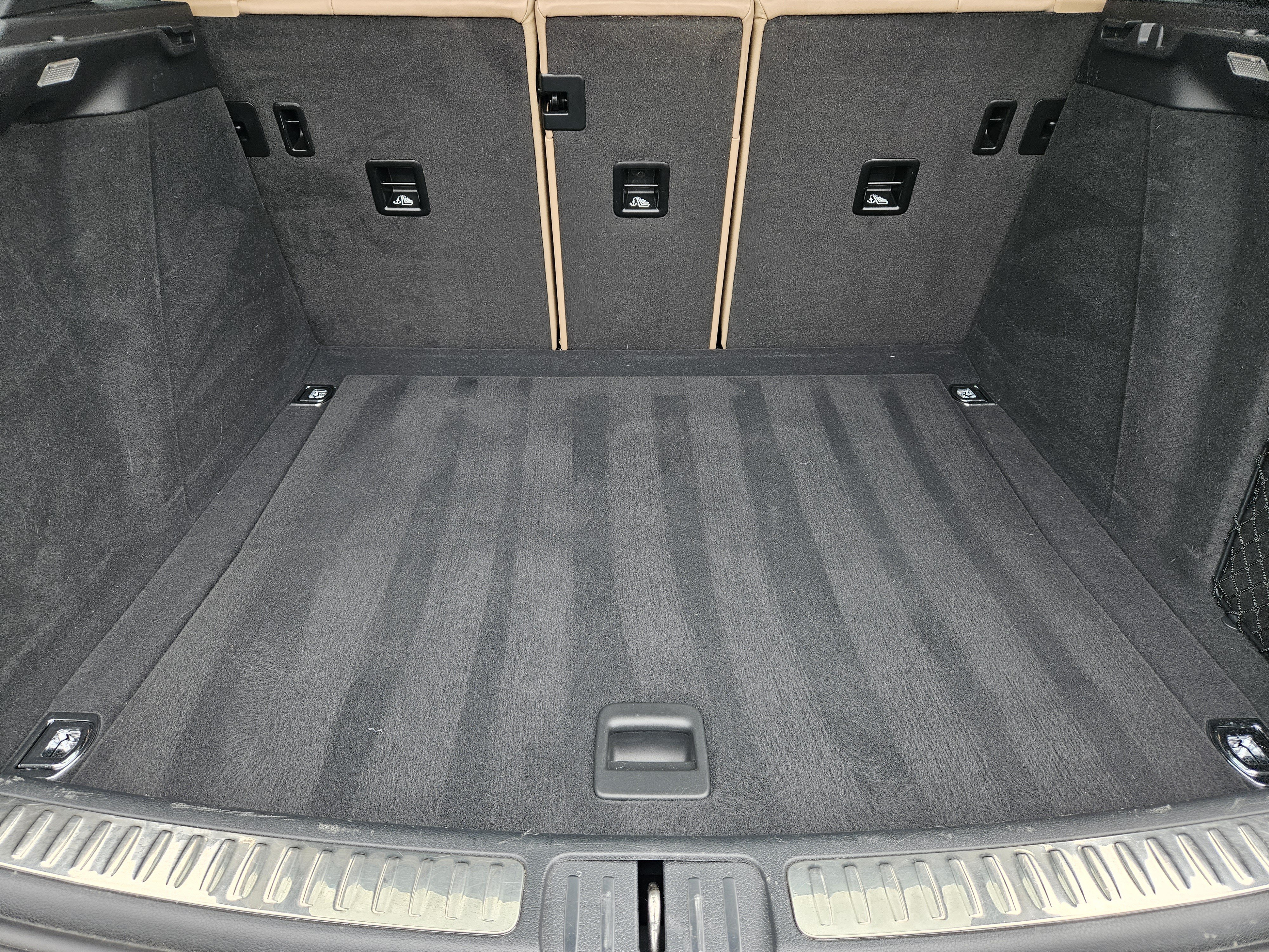 Certified 2023 Porsche Macan Turbo AWD/4WD image 31