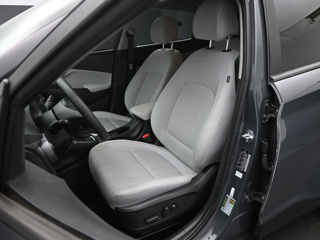 Used 2023 Hyundai Kona SEL image 9