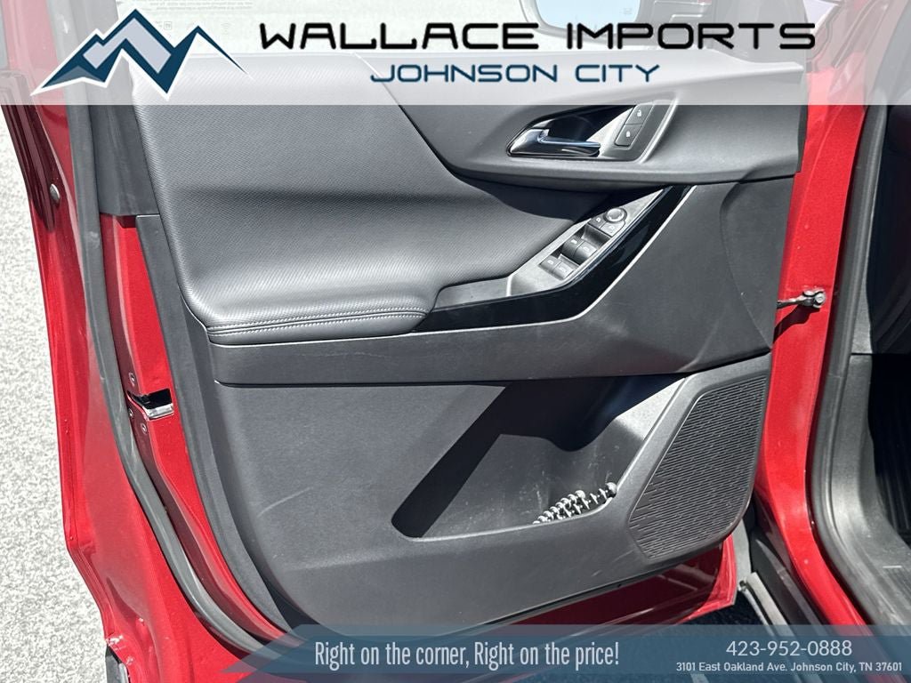 Used 2025 Chevrolet Equinox LT w/ Safety and Technology Package AWD/4WD image 12