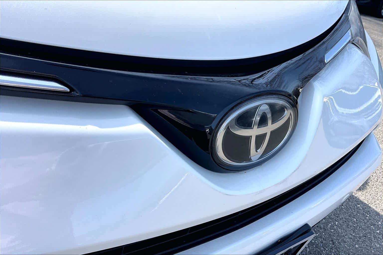 Certified 2016 Toyota RAV4 Limited AWD/4WD image 29