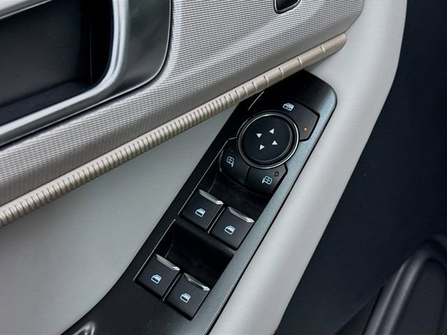 Used 2025 Ford Explorer Active w/ Active Comfort Package image 18