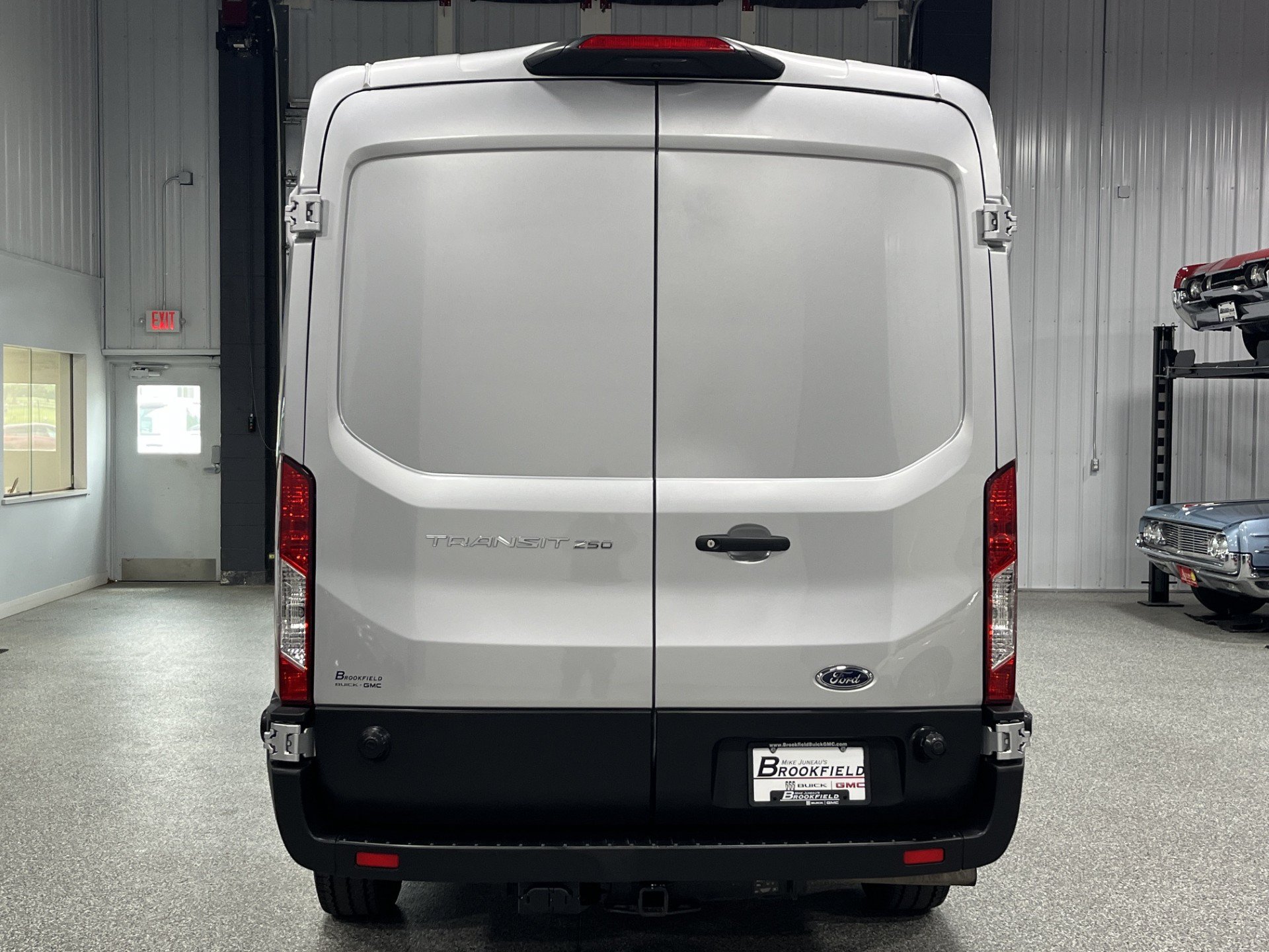 Used 2024 Ford Transit 250 148 Medium Roof RWD image 4