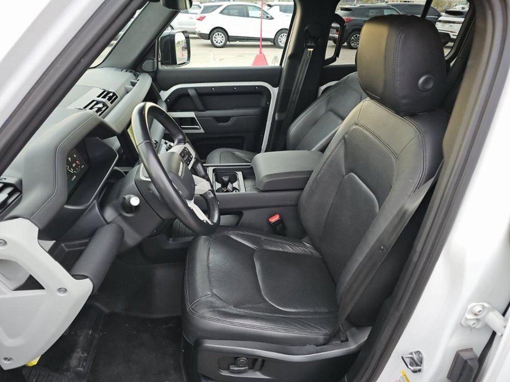 Used 2024 Land Rover Defender 110 S image 4