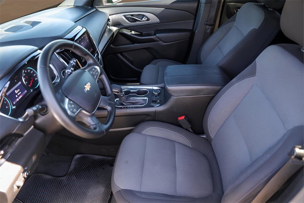 Used 2023 Chevrolet Traverse LT image 9