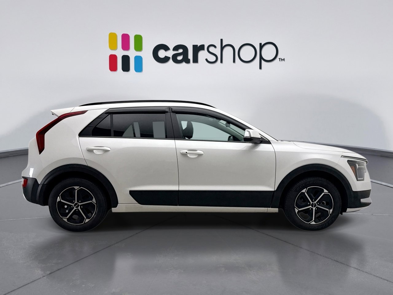 Used 2025 Kia Niro EX FWD image 6