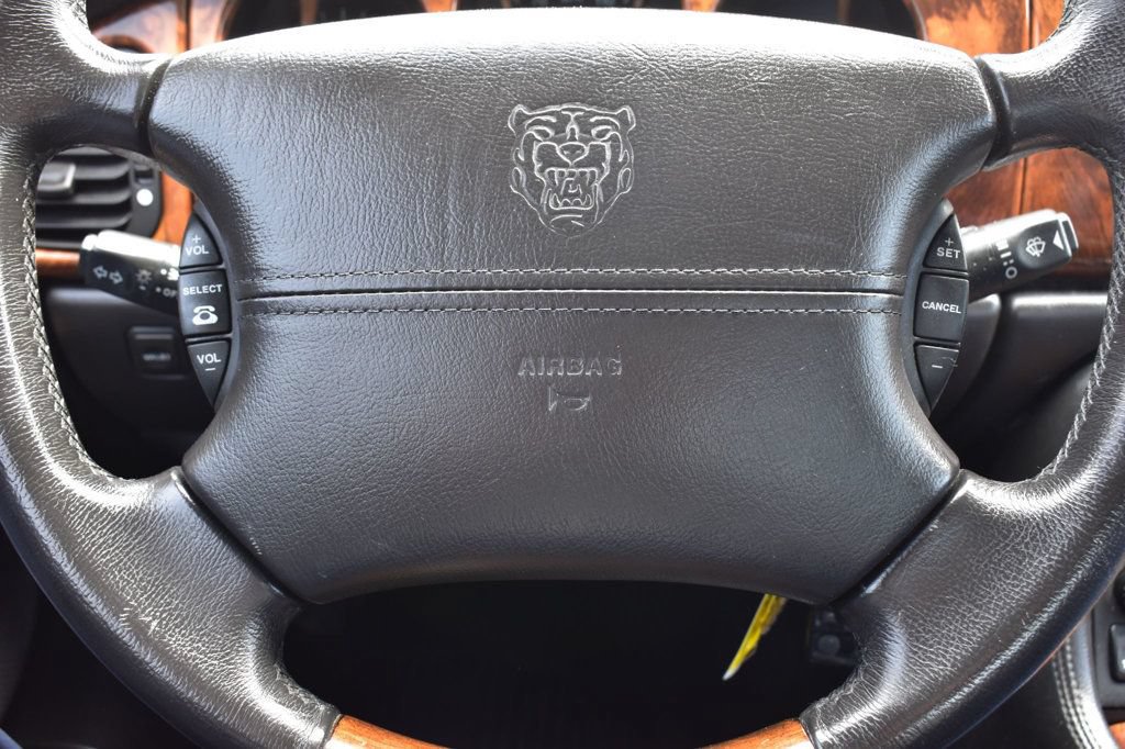 Used 2002 Jaguar XK8 Convertible RWD image 19