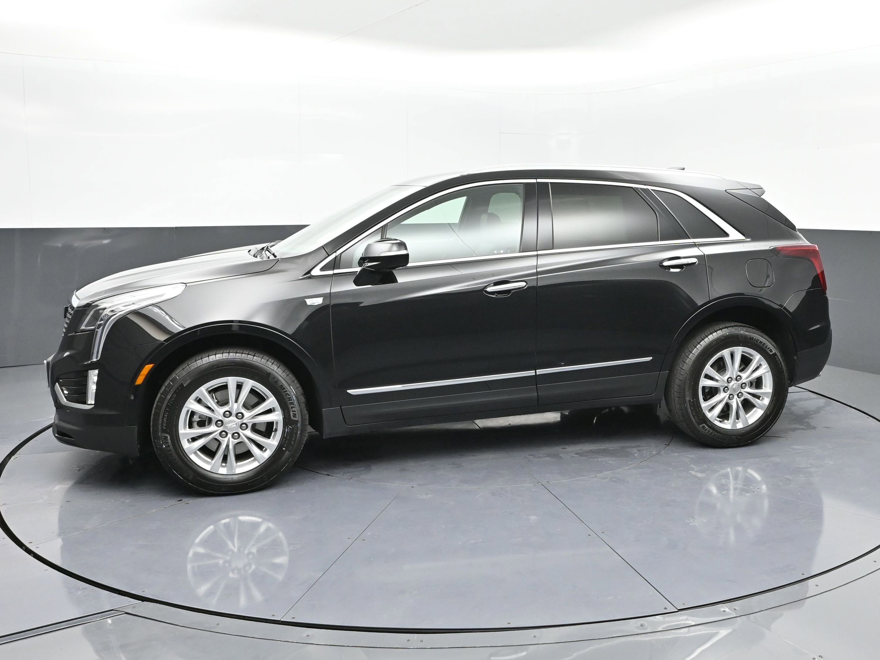 Used 2024 Cadillac XT5 Luxury w/ LPO, Floor Liner Package image 26