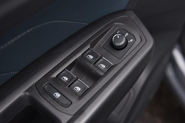 Certified 2023 Volkswagen Atlas Cross Sport SEL R-Line AWD/4WD image 8