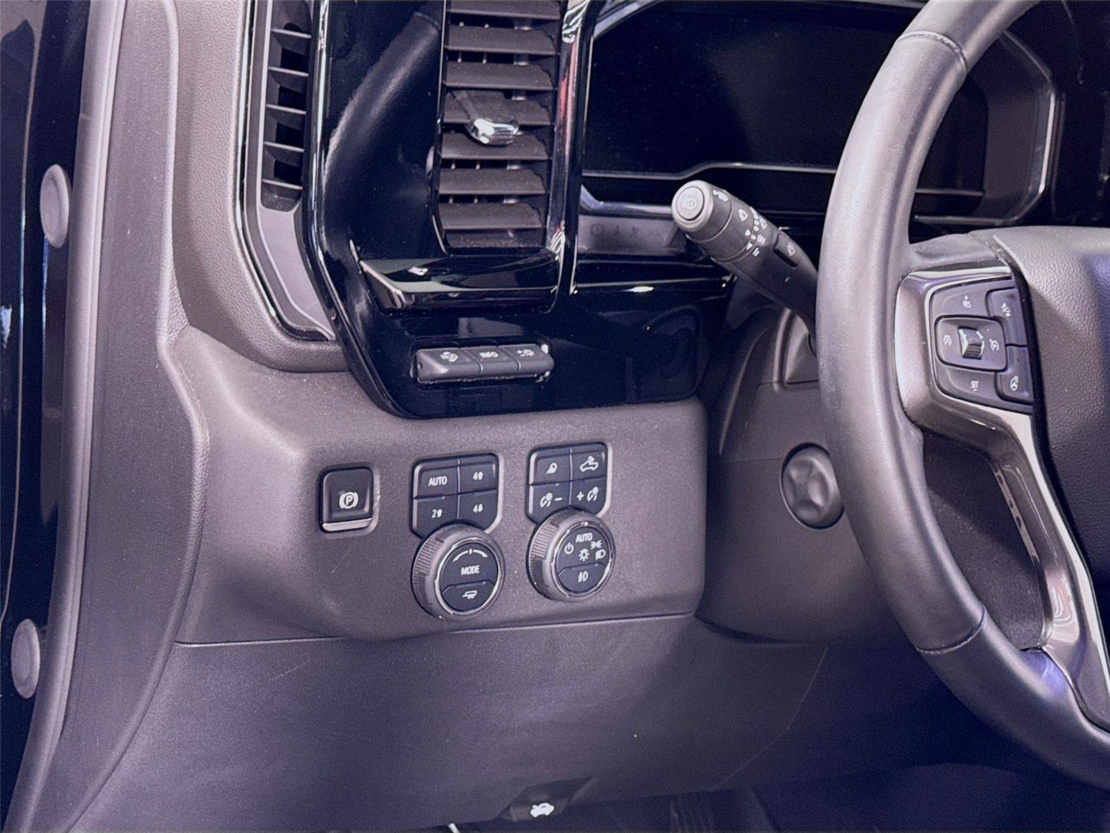 Used 2025 Chevrolet Silverado 1500 ZR2 w/ Technology Package image 4