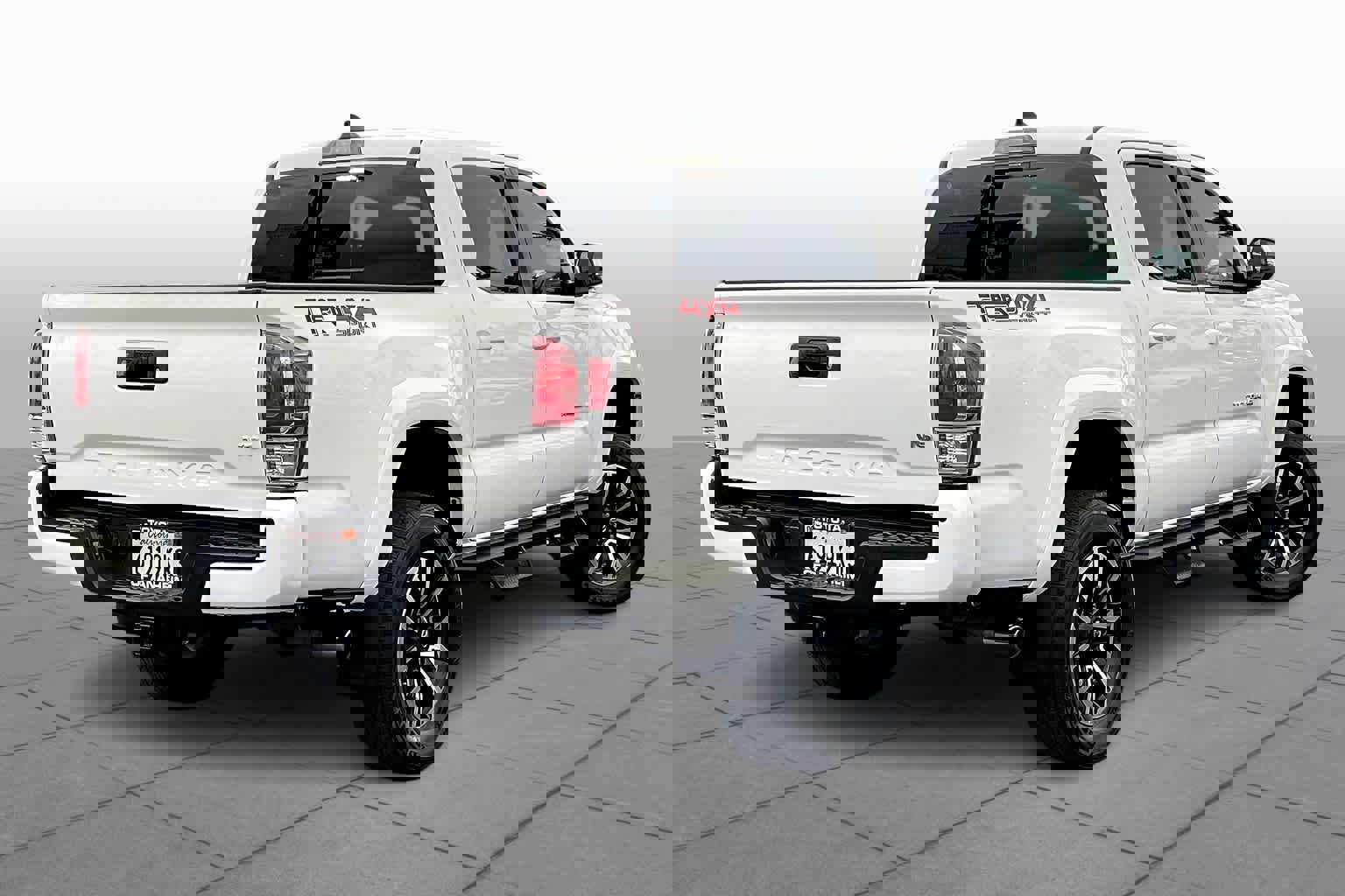 Used 2022 Toyota Tacoma TRD Sport image 12