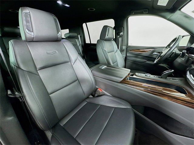 Used 2024 Cadillac Escalade ESV Luxury image 30