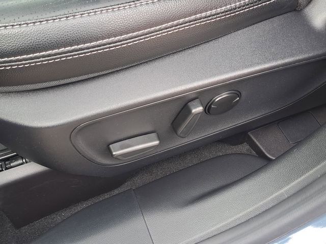 Used 2025 Ford Escape SE w/ PHEV Premium Package image 23